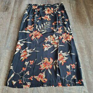 Norton McNaughton Petite Size 8 Floral Skirt with slit in the front